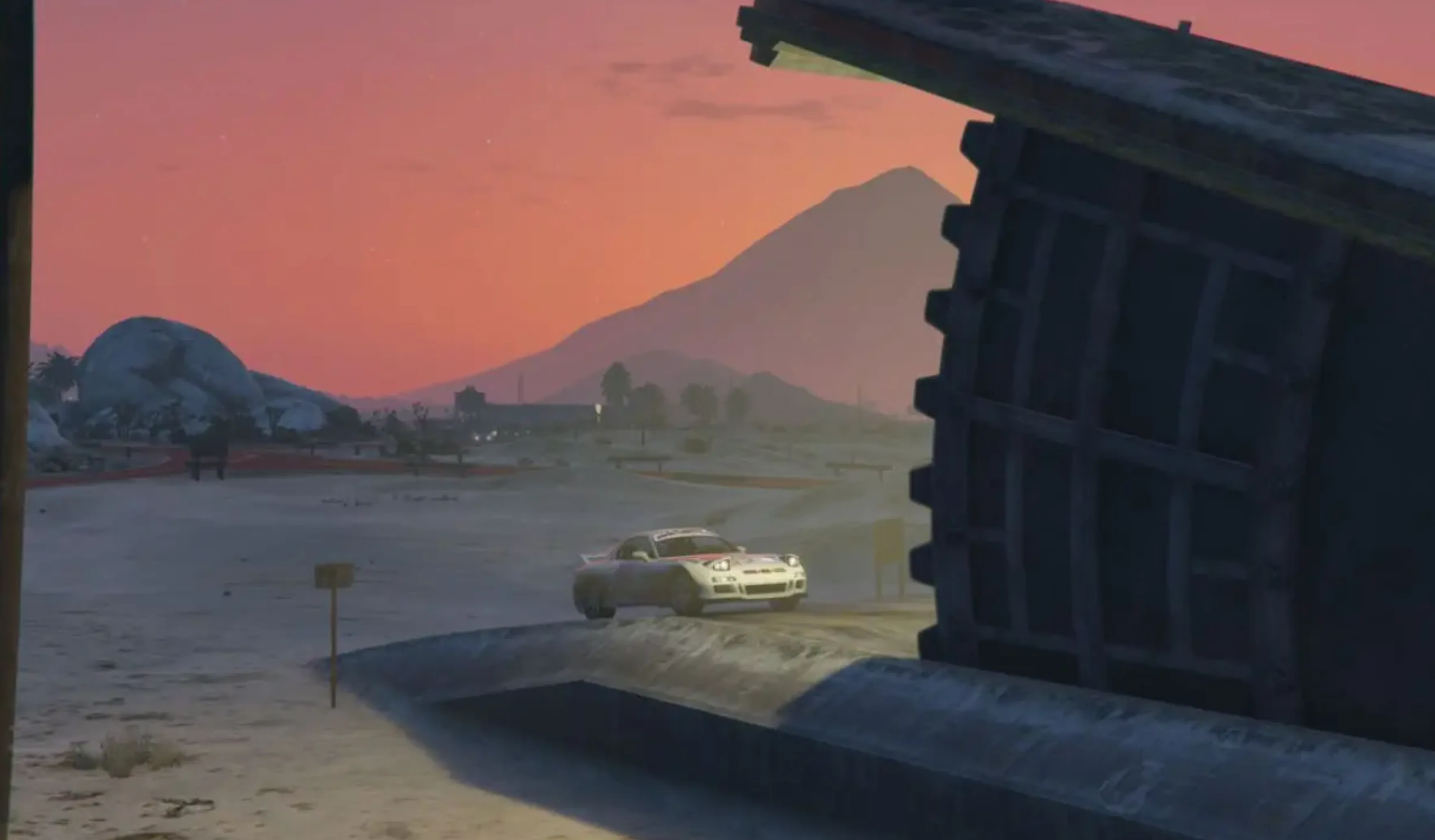 Smoke Tree Road Bunker gta